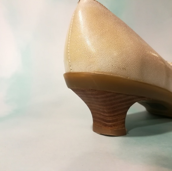 Kenneth Cole Reaction Womens Off Whi High Heel Pum - Picture 5 of 5